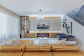 Blessed Family 6br House w Pool